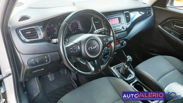 Kia Carens 2016 - 12950 EUR, 131881 km - AUTO.MOTO.pt - 131881km - foto 11 de 35