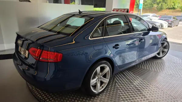 Audi A4 2009 - 9900 EUR, 305847 km - AUTO.MOTO.pt - 305847km - foto 23 de 57
