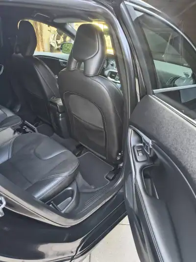 Volvo V40 2015 - 13900 EUR, 181000 km - AUTO.MOTO.pt - 181000km - foto 21 de 28