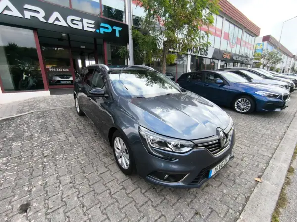 Renault Mégane Sport Tourer 2018 - 13750 EUR, 189000 km - AUTO.MOTO.pt - 189000km - foto 3 de 10
