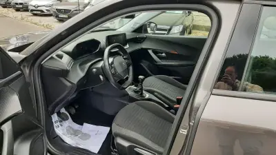 Peugeot 2008 2020 - 13480 EUR, 103553 km - AUTO.MOTO.pt - 103553km - foto 6 de 43