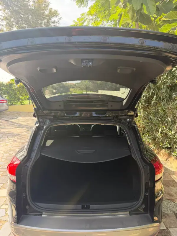 Renault Clio 2018 - 13900 EUR, 145107 km - AUTO.MOTO.pt - 145107km - foto 10 de 10