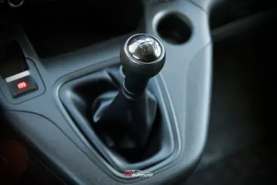 Peugeot Partner 1.5 BlueHDI Pro Longa 3L 2021 - 14750 EUR, 113000 km - AUTO.MOTO.pt - 113000km - foto 20 de 22