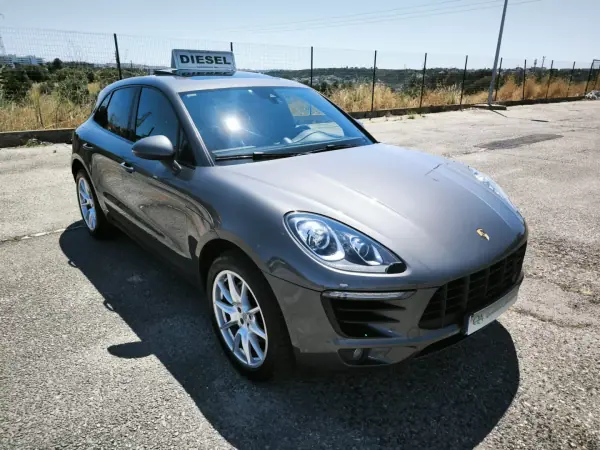 Porsche Macan 2014 - 42950 EUR, 177239 km - AUTO.MOTO.pt - 177239km - foto 4 de 59