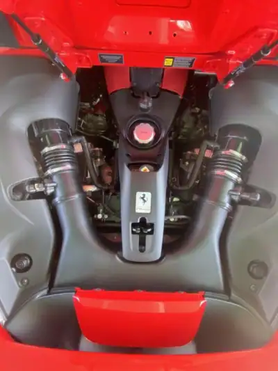 Ferrari F8 Tributo 2022 - 425600 EUR, 4336 km - AUTO.MOTO.pt - 4336km - foto 24 de 54