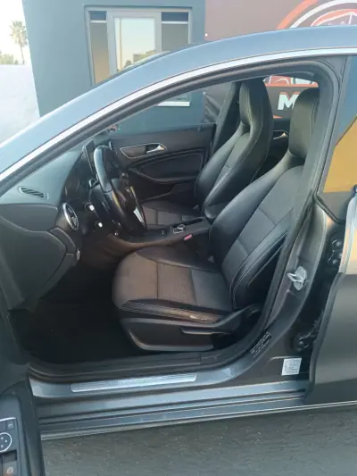 Mercedes-Benz CLA 200 2013 - 16900 EUR, 165407 km - AUTO.MOTO.pt - 165407km - foto 21 de 23