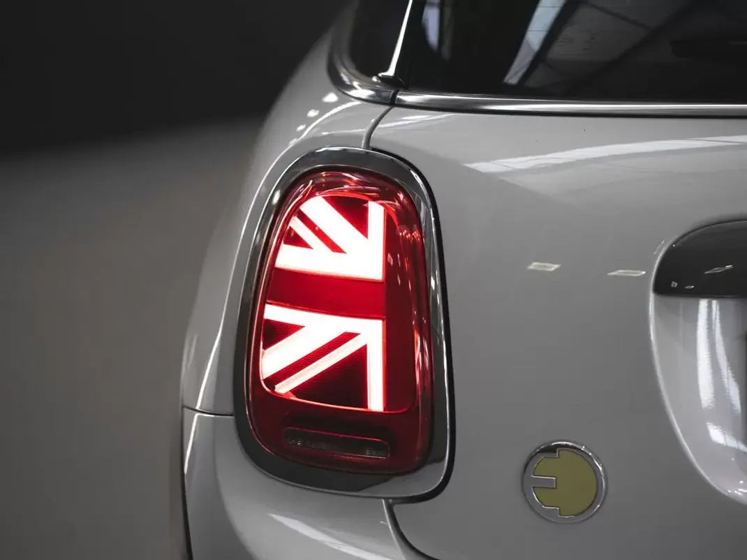 MINI 3 Portas 2019 - 16990 EUR, 70000 km - AUTO.MOTO.pt - 70000km - foto 11 de 23