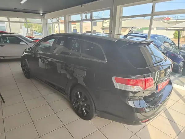 Toyota Avensis SW 2009 - 9950 EUR, 243525 km - AUTO.MOTO.pt - 243525km - foto 3 de 31