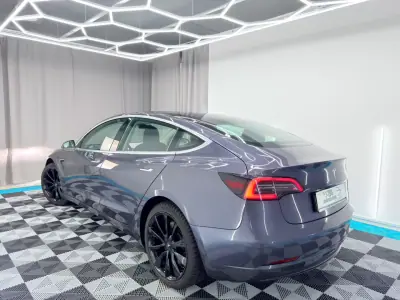 Tesla Model 3 2020 - 21750 EUR, 164000 km - AUTO.MOTO.pt - 164000km - foto 5 de 22