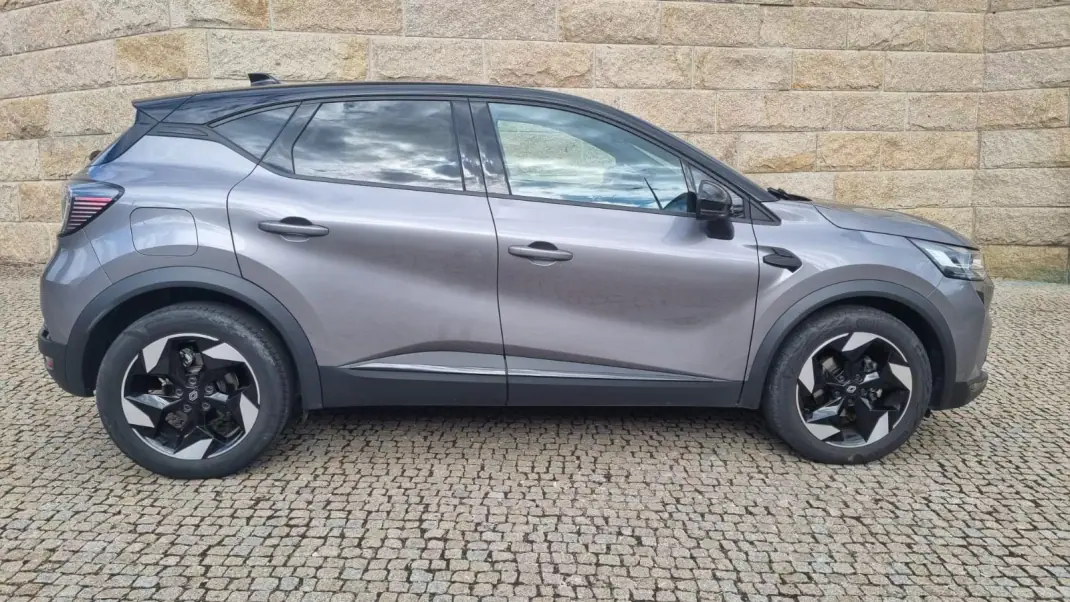 Renault Captur 2025 - 21490 EUR, 35500 km - 35500km - foto 6 de 13