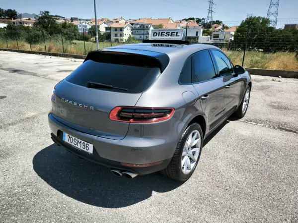 Porsche Macan 2014 - 42950 EUR, 177239 km - AUTO.MOTO.pt - 177239km - foto 3 de 59