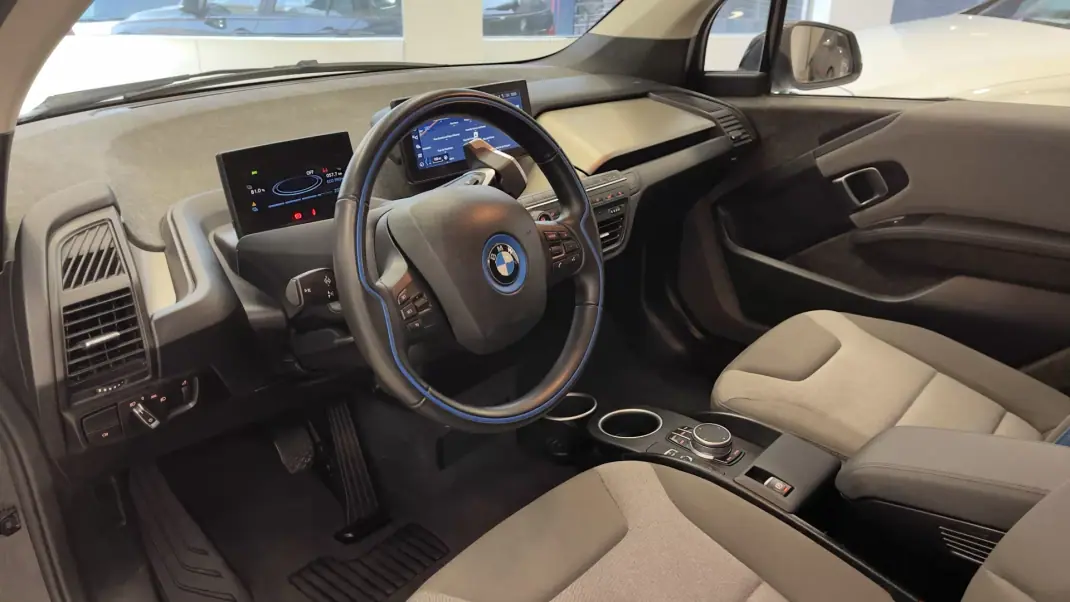 BMW i3 2021 - 22990 EUR, 23272 km - AUTO.MOTO.pt - 23272km - foto 17 de 42