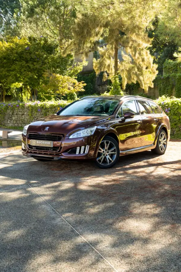 Peugeot 508 RXH 2.0 HDi Hybrid4 2-Tronic 2012 Híbrido (Diesel)
