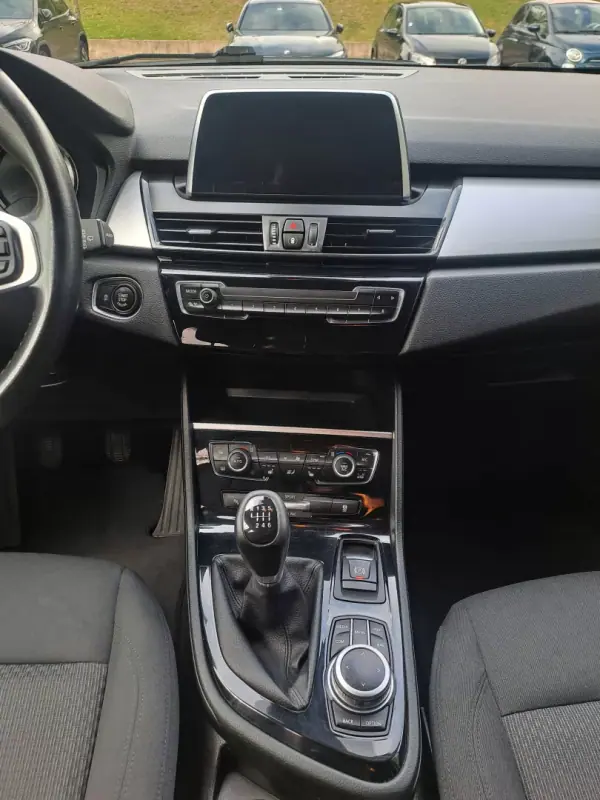 BMW 216 Gran Tourer 2019 - 16500 EUR, 100000 km - AUTO.MOTO.pt - 100000km - foto 12 de 27