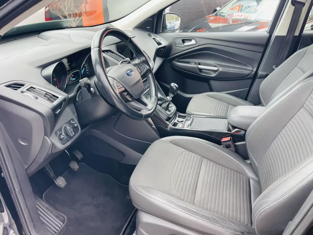 Ford Kuga 2017 - 17950 EUR, 85499 km - AUTO.MOTO.pt - 85499km - foto 8 de 14