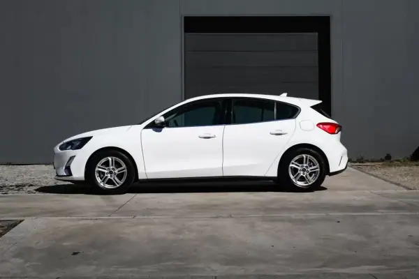 Ford Focus 1.8 TDCI 2020 - 14999 EUR, 139000 km - AUTO.MOTO.pt - 139000km - foto 12 de 23