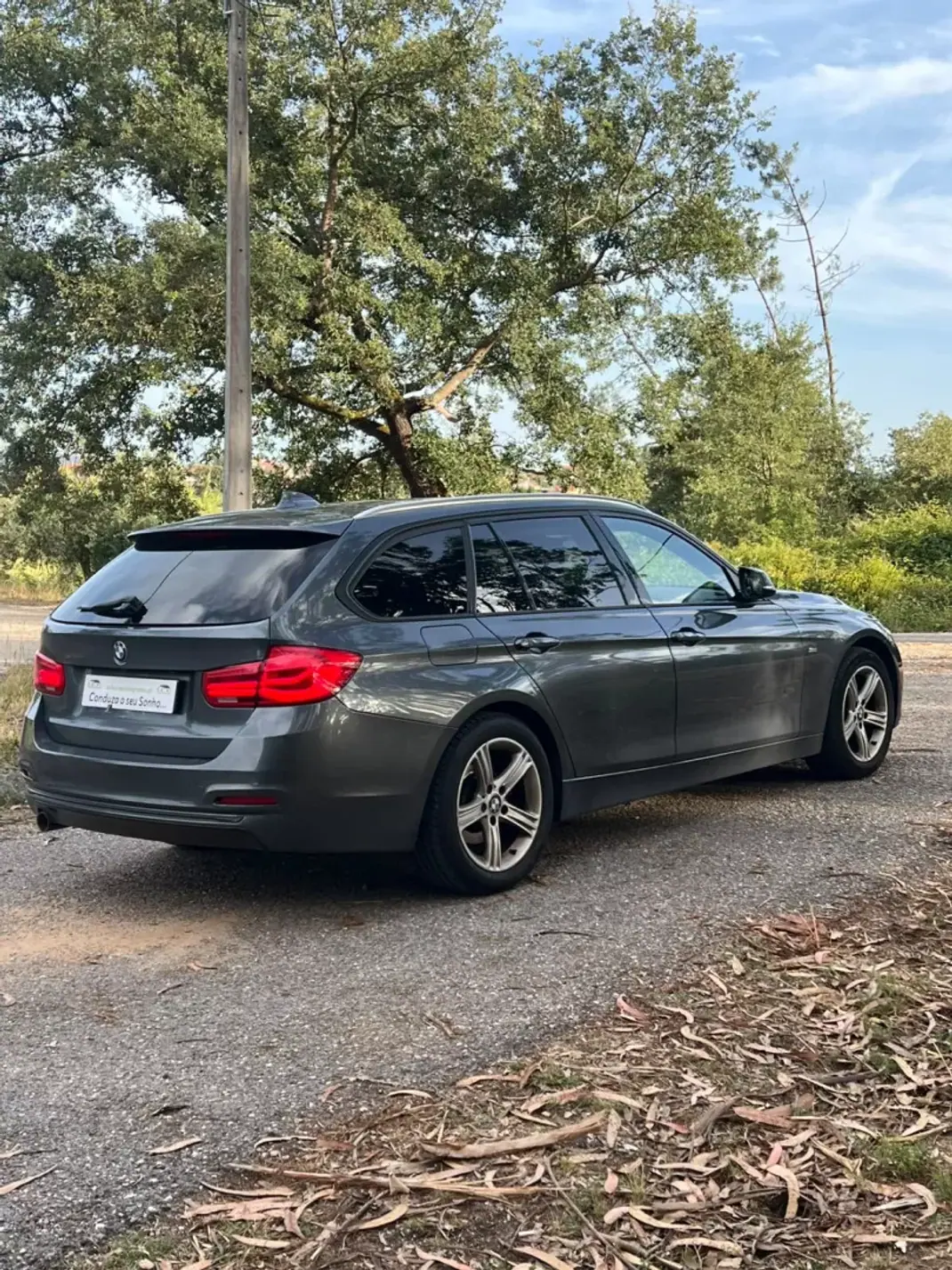 BMW 318 2017 - 18900 EUR, 156599 km - AUTO.MOTO.pt - 156599km - foto 20 de 30