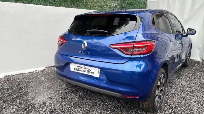 Renault Clio 2023 - 13400 EUR, 79000 km - AUTO.MOTO.pt - 79000km - foto 5 de 12