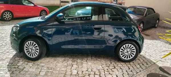 Fiat 500e 2023 - 18990 EUR, 24336 km - AUTO.MOTO.pt - 24336km - foto 9 de 22