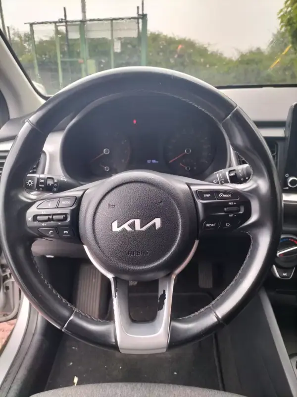 Kia Stonic 2022 - 17450 EUR, 62000 km - AUTO.MOTO.pt - 62000km - foto 9 de 11