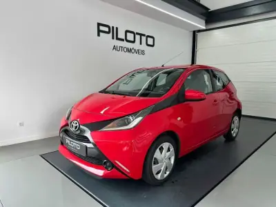 Toyota Aygo 2016 - 6990 EUR, 107121 km - AUTO.MOTO.pt - 107121km - foto 3 de 17