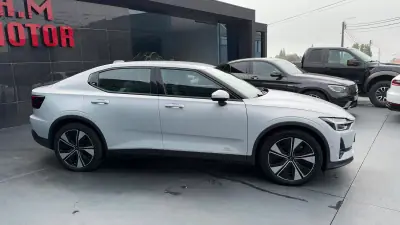 Polestar 2 2023 — foto 5 de 11