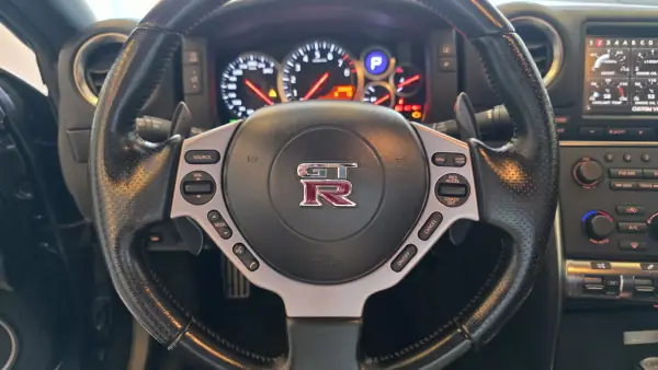 Nissan GT-R 2009 - 89500 EUR, 33009 km - AUTO.MOTO.pt - 33009km - foto 45 de 65
