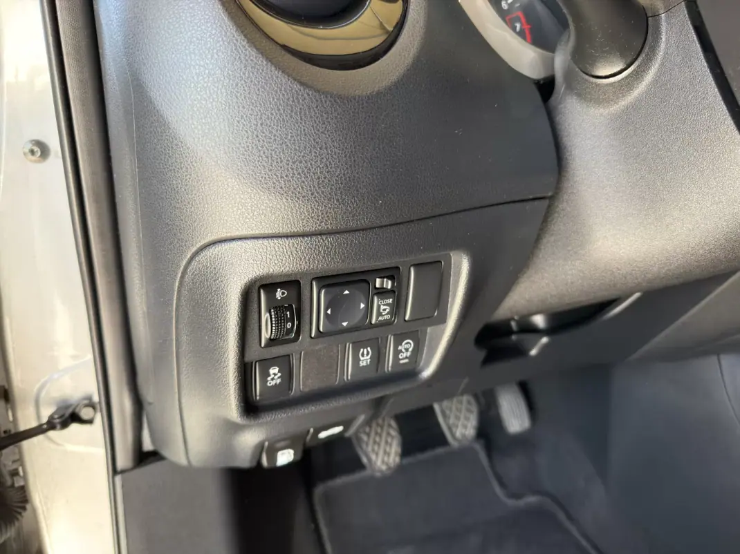 Nissan Juke 2018 - 13750 EUR, 108718 km - 108718km - foto 14 de 27