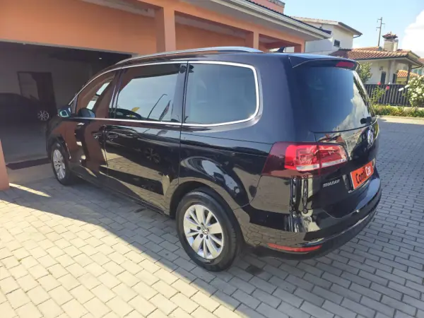 Volkswagen Sharan 2016 - 21500 EUR, 111800 km - AUTO.MOTO.pt - 111800km - foto 6 de 15