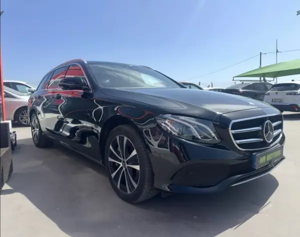 Mercedes-Benz E 300 2020 - 31947 EUR, 131000 km - AUTO.MOTO.pt - 131000km - foto 4 de 20