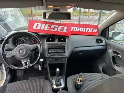 Volkswagen Polo 2011 - 11990 EUR, 92500 km - AUTO.MOTO.pt - 92500km - foto 3 de 7