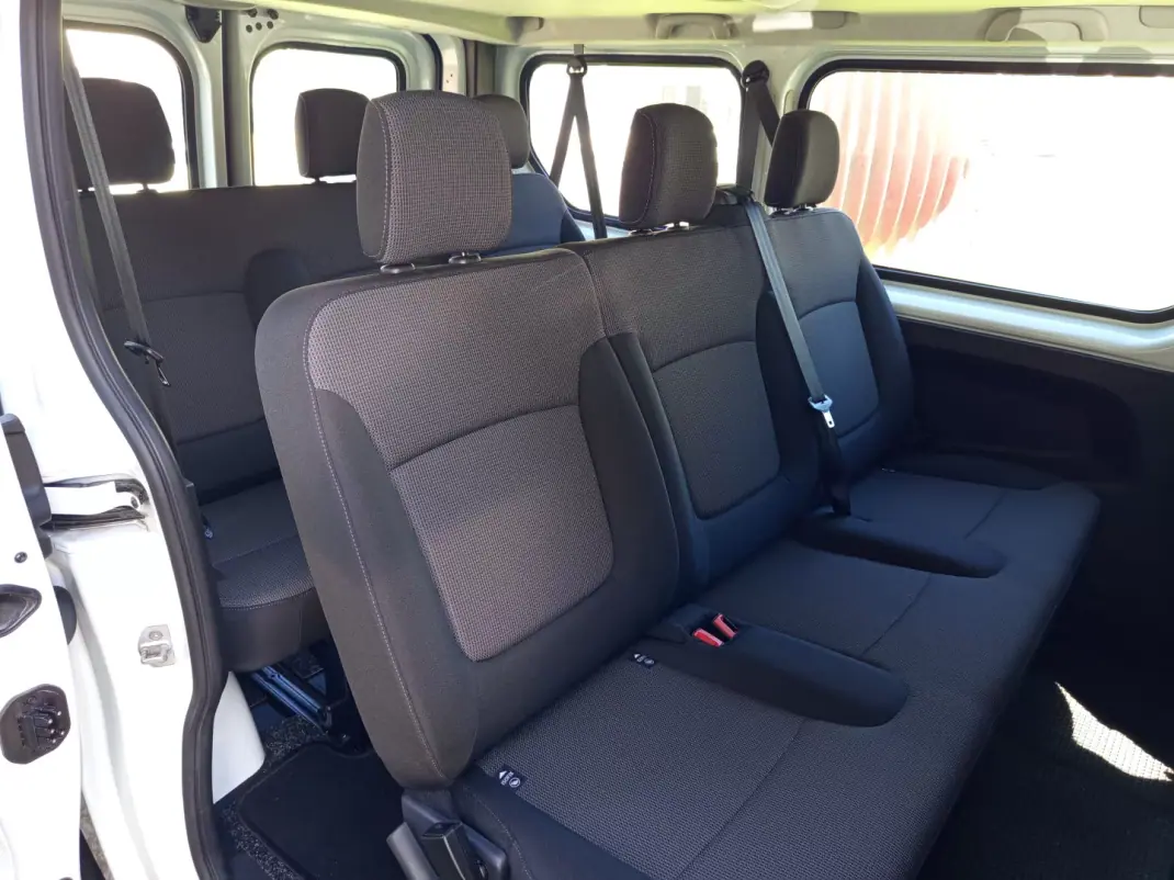 Renault Trafic 2021 - 29990 EUR, 82652 km - AUTO.MOTO.pt - 82652km - foto 8 de 12