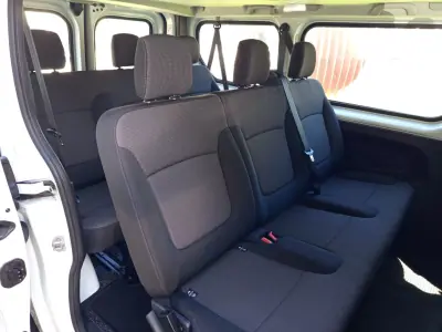 Renault Trafic 2021 - 29990 EUR, 82652 km - AUTO.MOTO.pt - 82652km - foto 8 de 12