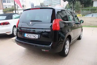 Peugeot 5008 2015 - 7450 EUR, 221000 km - AUTO.MOTO.pt - 221000km - foto 5 de 26