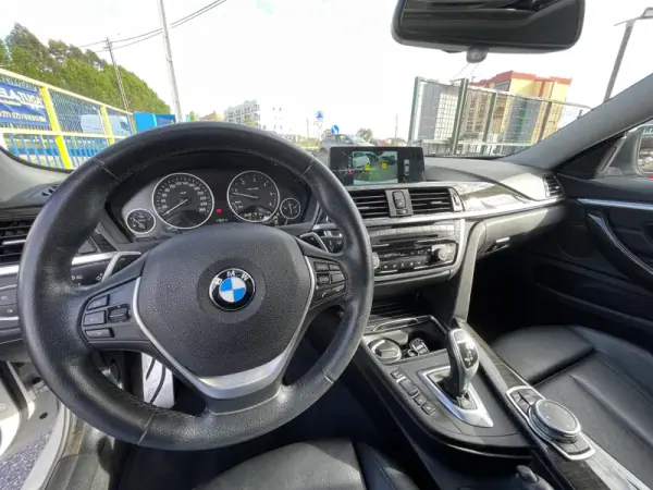 BMW 420 Gran Coupé 2015 - 19950 EUR, 221587 km - AUTO.MOTO.pt - 221587km - foto 25 de 37