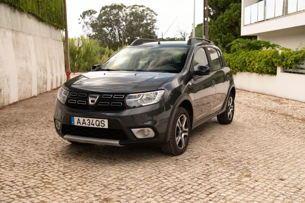 Dacia Sandero 2020 - 12950 EUR, 109000 km - AUTO.MOTO.pt - 109000km - foto 1 de 7