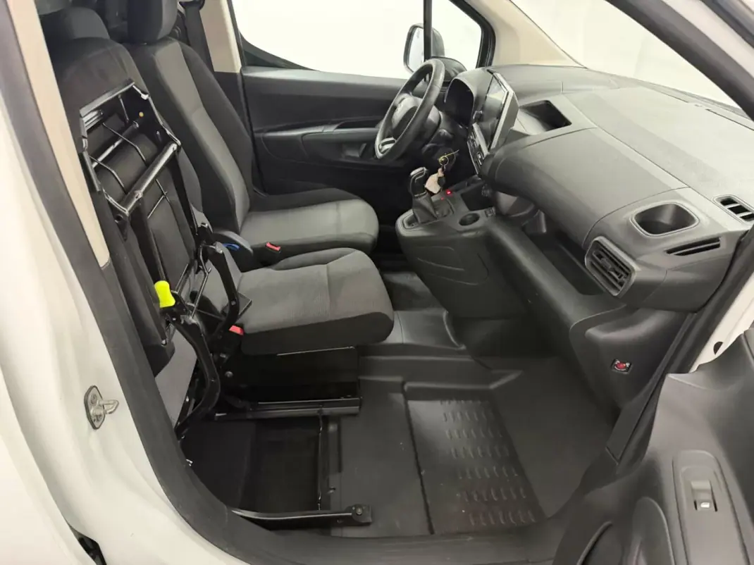 Citroën BERLINGO VAN XL 1.5 BLUE HDI 3 LUGARES 2019 - 12990 EUR, 143000 km - AUTO.MOTO.pt - 143000km - foto 21 de 25