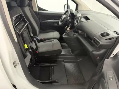Citroën BERLINGO VAN XL 1.5 BLUE HDI 3 LUGARES 2019 - 12990 EUR, 143000 km - AUTO.MOTO.pt - 143000km - foto 21 de 25