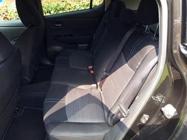 Nissan Leaf 2020 - 14900 EUR, 71868 km - AUTO.MOTO.pt - 71868km - foto 7 de 11