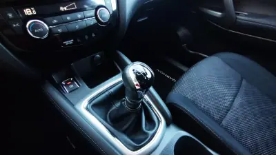 Nissan Qashqai 2017 - 15999 EUR, 139999 km - AUTO.MOTO.pt - 139999km - foto 25 de 34