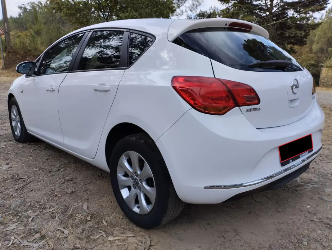 Opel Astra 2015 - 8950 EUR, 190000 km - AUTO.MOTO.pt - 190000km - foto 5 de 31