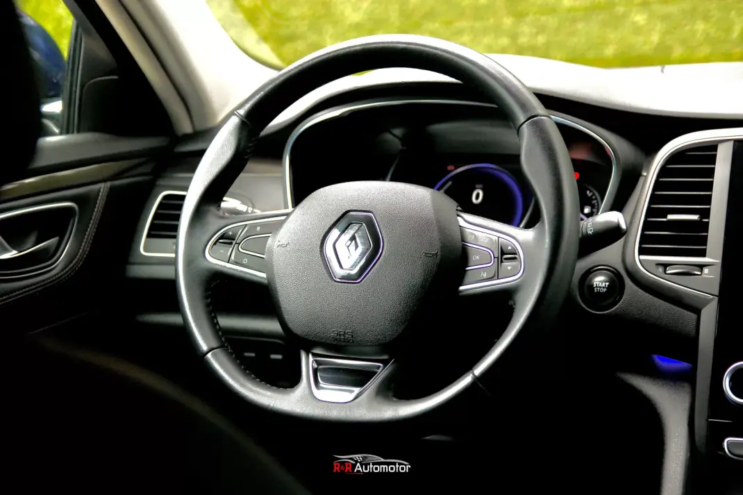 Renault Talisman Sport Tourer 2016 - 14750 EUR, 104000 km - AUTO.MOTO.pt - 104000km - foto 23 de 46