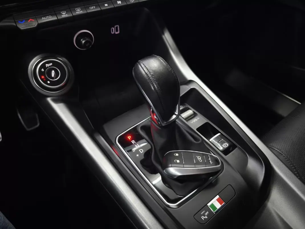 Alfa Romeo Tonale 2023 - 31450 EUR, 138315 km - AUTO.MOTO.pt - 138315km - foto 36 de 43