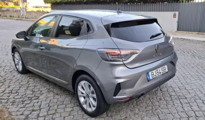 Renault Clio 2024 — foto 4 de 14
