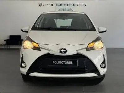 Toyota Yaris 2018 - 14750 EUR, 84619 km - AUTO.MOTO.pt - 84619km - foto 2 de 17