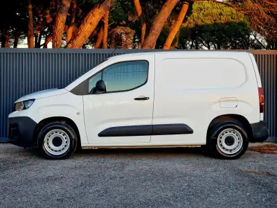 Peugeot PARTNER 1.6 BLUEHDI 100 CVM5 STANDARD ASPHALT 3 LUGARES 2019 - 13990 EUR, 69037 km - AUTO.MOTO.pt - 69037km - foto 3 de 19