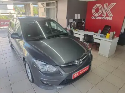Hyundai i30 2011 - 7250 EUR, 112000 km - AUTO.MOTO.pt - 112000km - foto 23 de 35