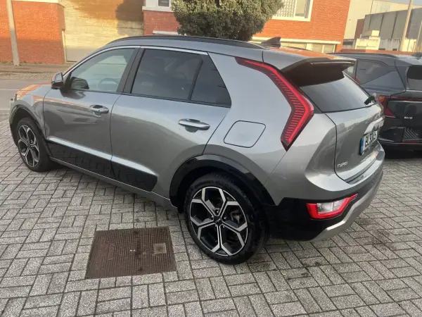 Kia Niro 2024 - 28500 EUR, 25000 km - AUTO.MOTO.pt - 25000km - foto 4 de 20