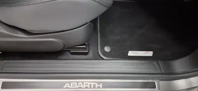 Abarth 595 2021 - 19990 EUR, 52913 km - AUTO.MOTO.pt - 52913km - foto 34 de 36