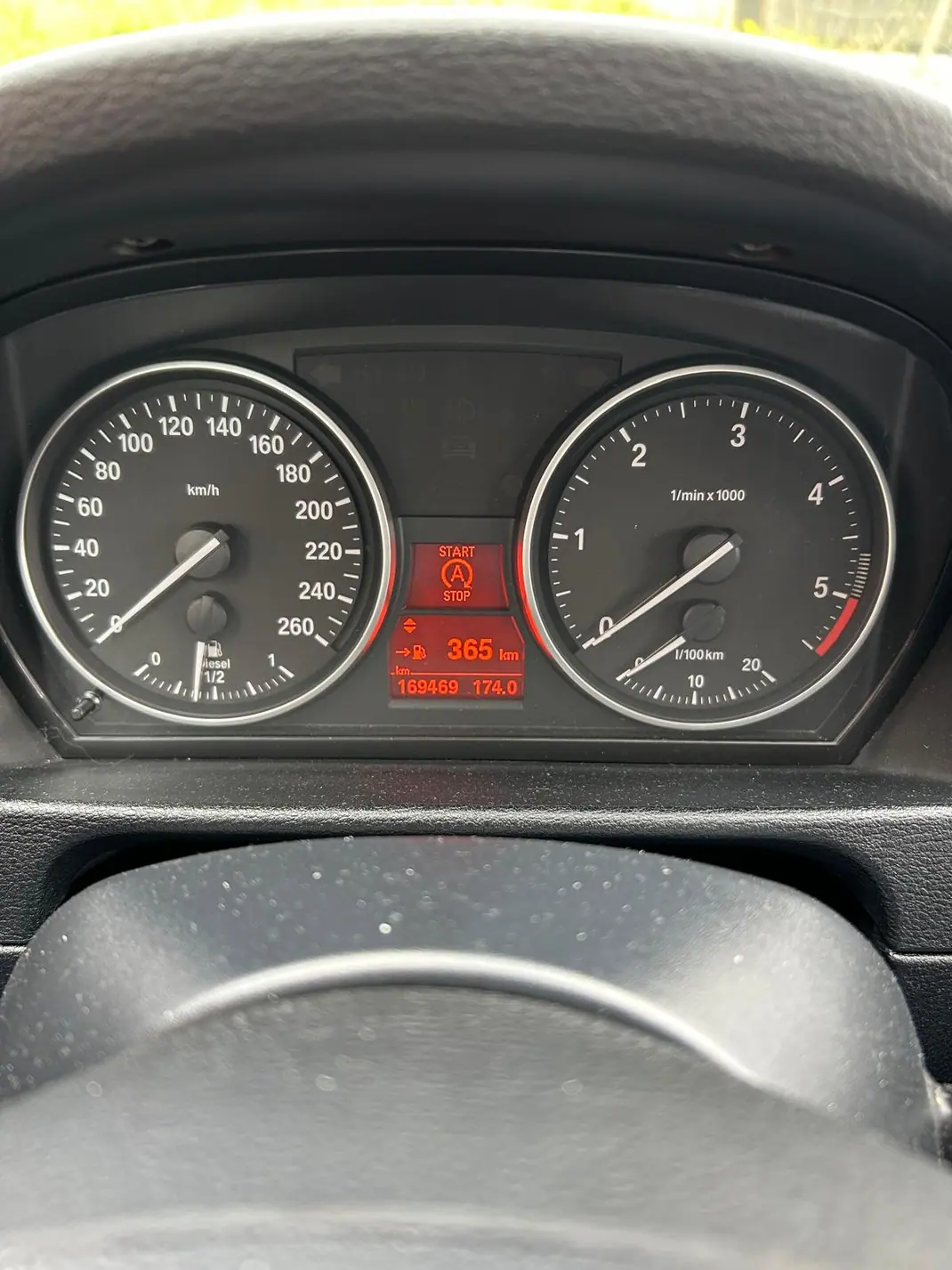 BMW X1 2013 - 13950 EUR, 173000 km - AUTO.MOTO.pt - 173000km - foto 10 de 11